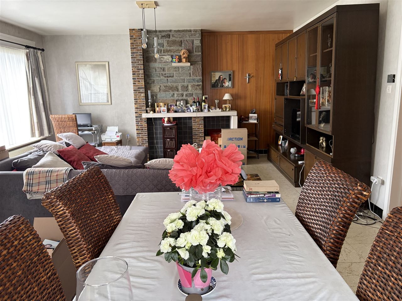 Charmant huis met gezellige tuin, garage en 3 slaapkamers.