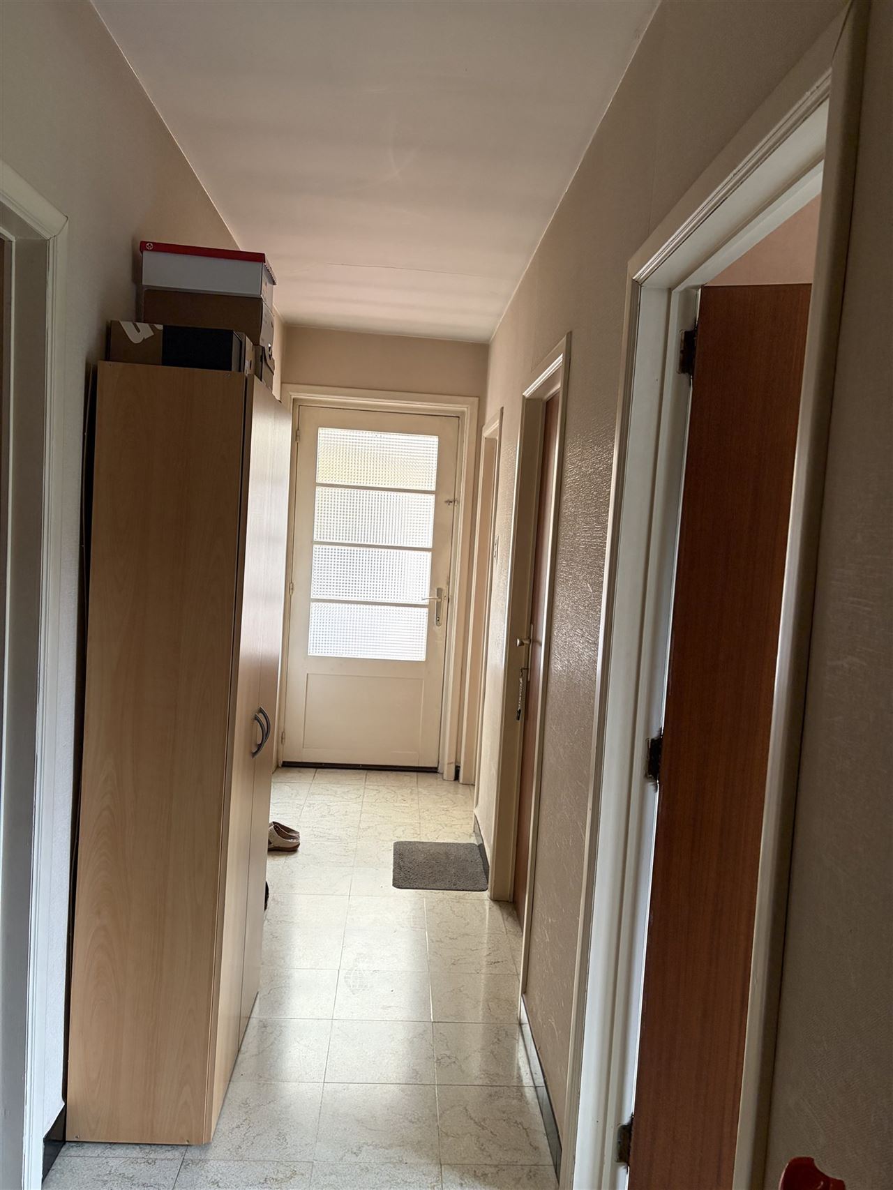 Charmant huis met gezellige tuin, garage en 3 slaapkamers.