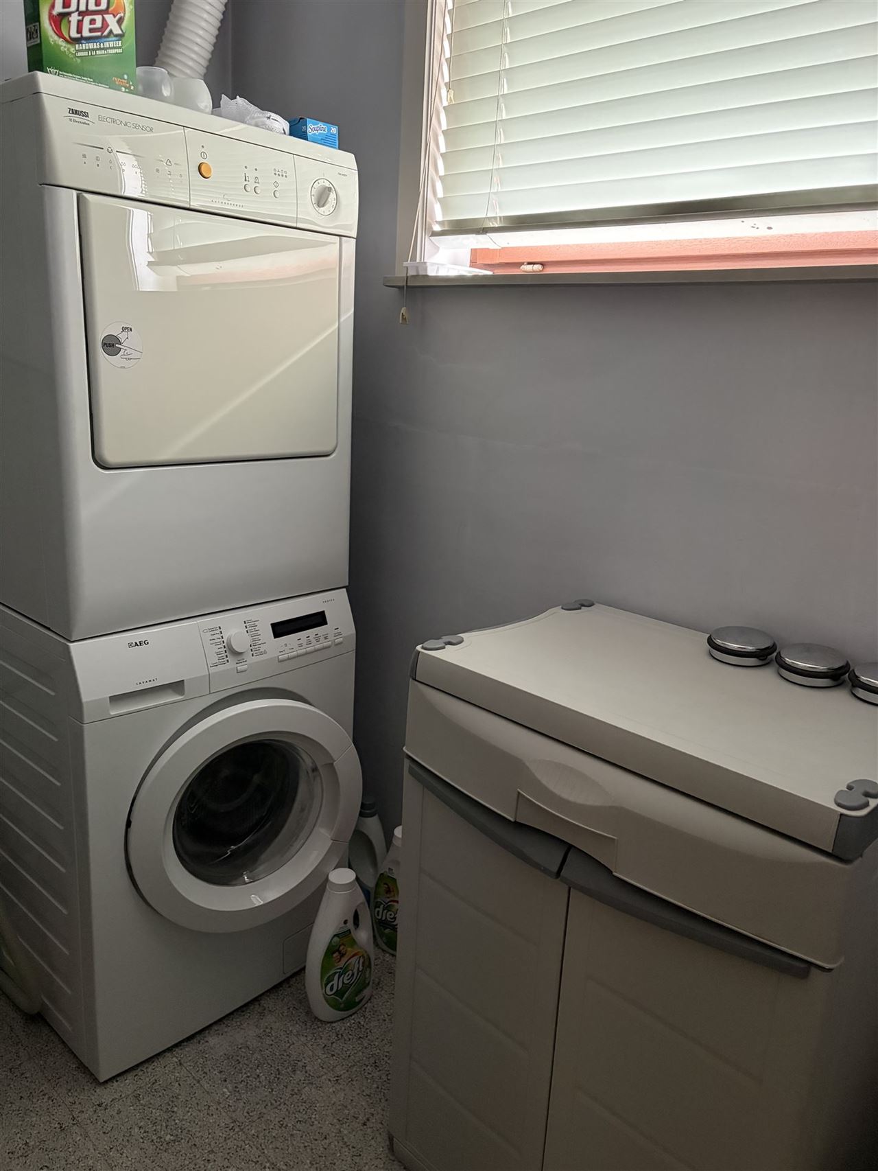 Charmant huis met gezellige tuin, garage en 3 slaapkamers.