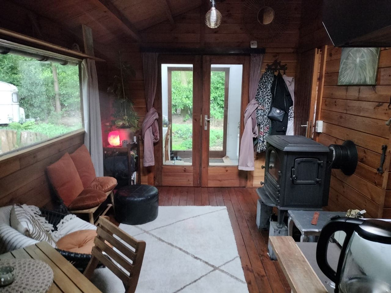 2de verblijf. Tiny, sobere maar gezellige chalet in het bos