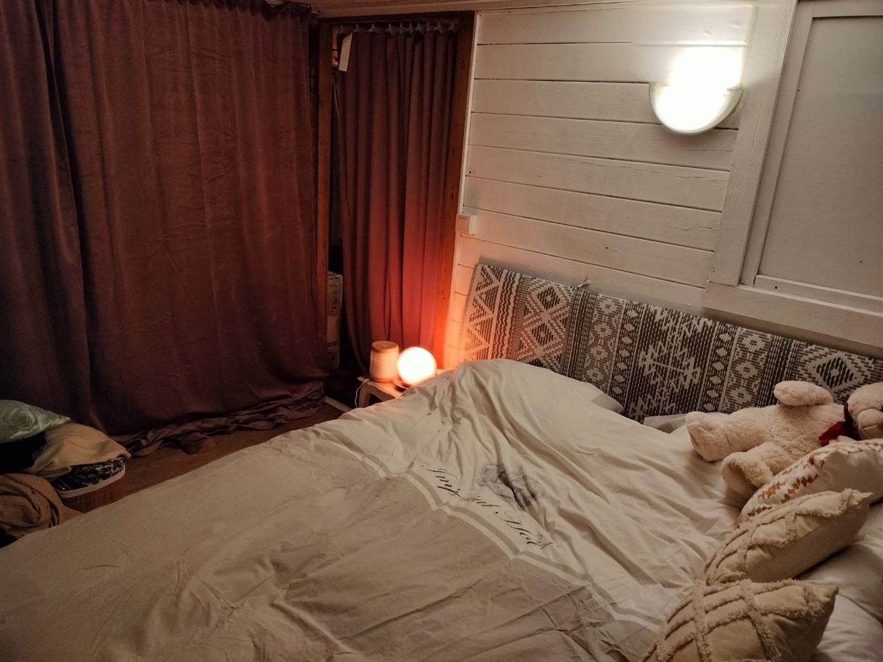 2de verblijf. Tiny, sobere maar gezellige chalet in het bos