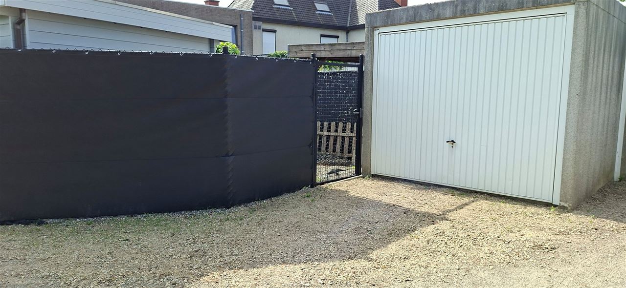 Recente woning met garage en tuin