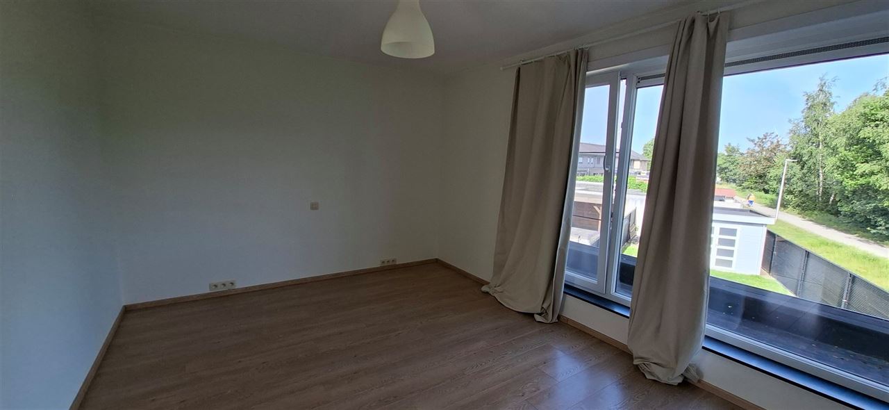 Recente woning met garage en tuin