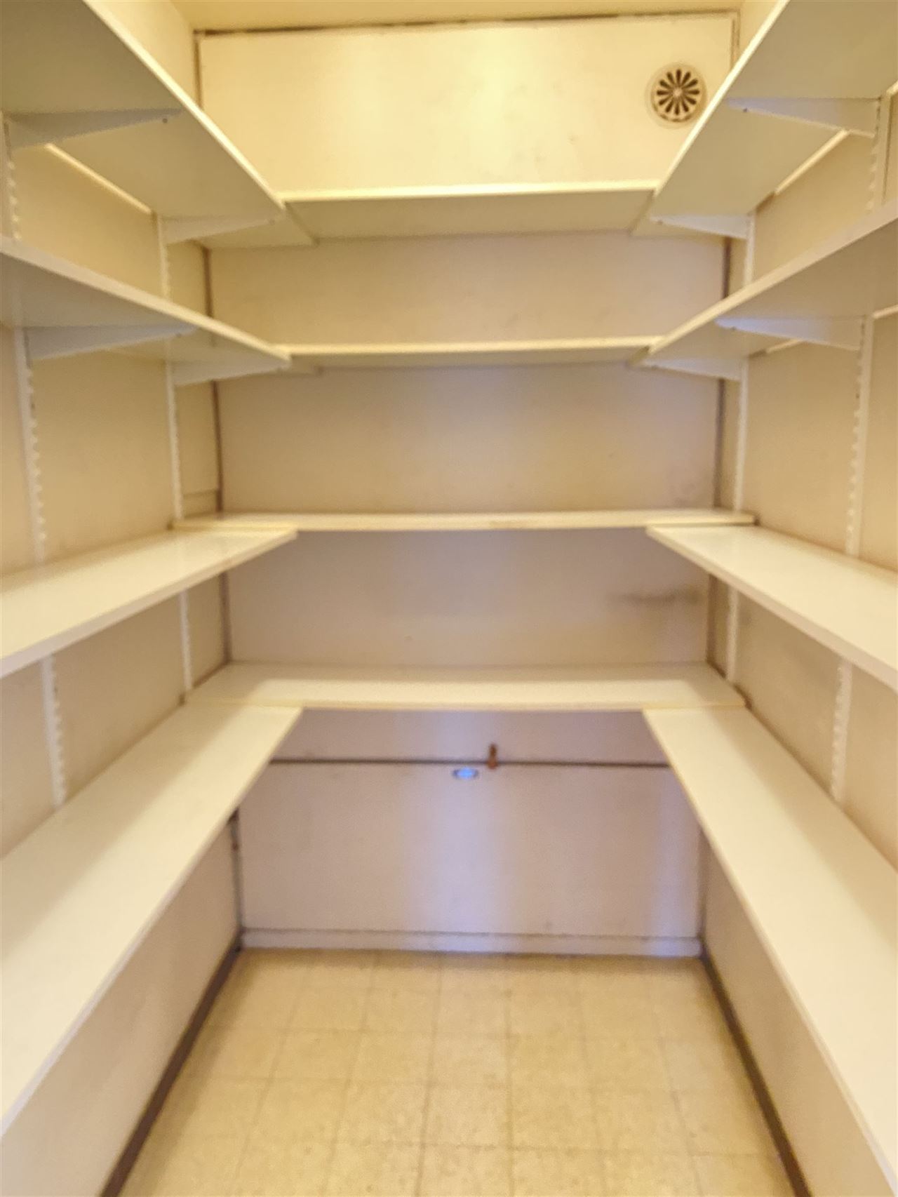 TE HUUR te BELSELE appartement met 2 slaapkamers en garage