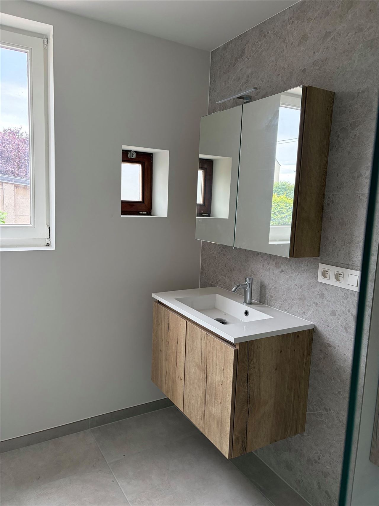 Vernieuwde woning met tuin en 4 slaapkamers
