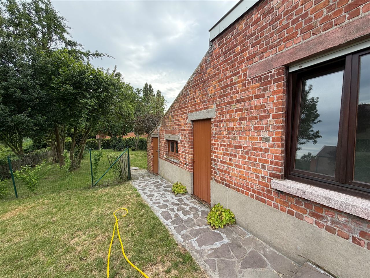 Vernieuwde woning met tuin en 4 slaapkamers