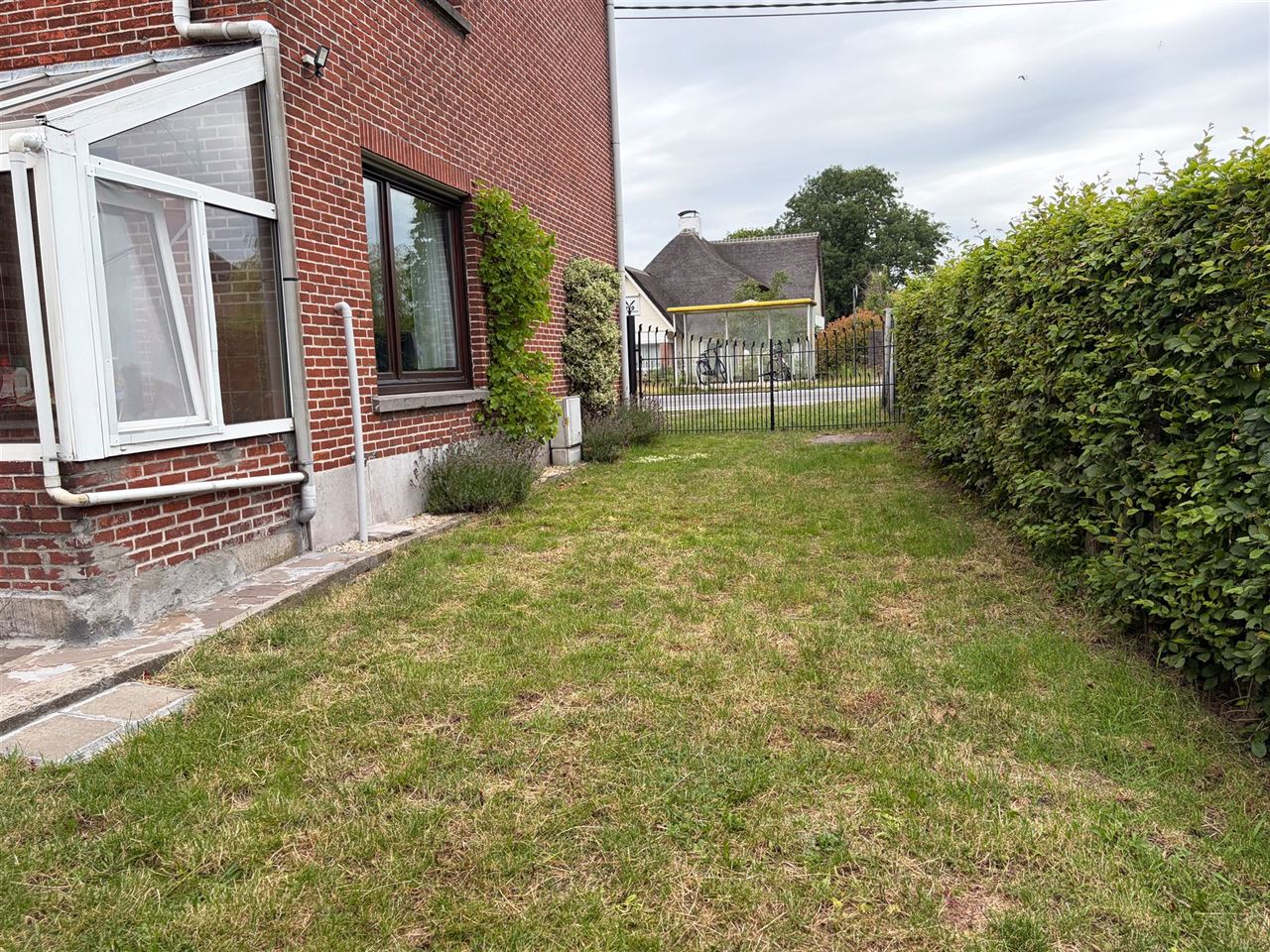 Vernieuwde woning met tuin en 4 slaapkamers