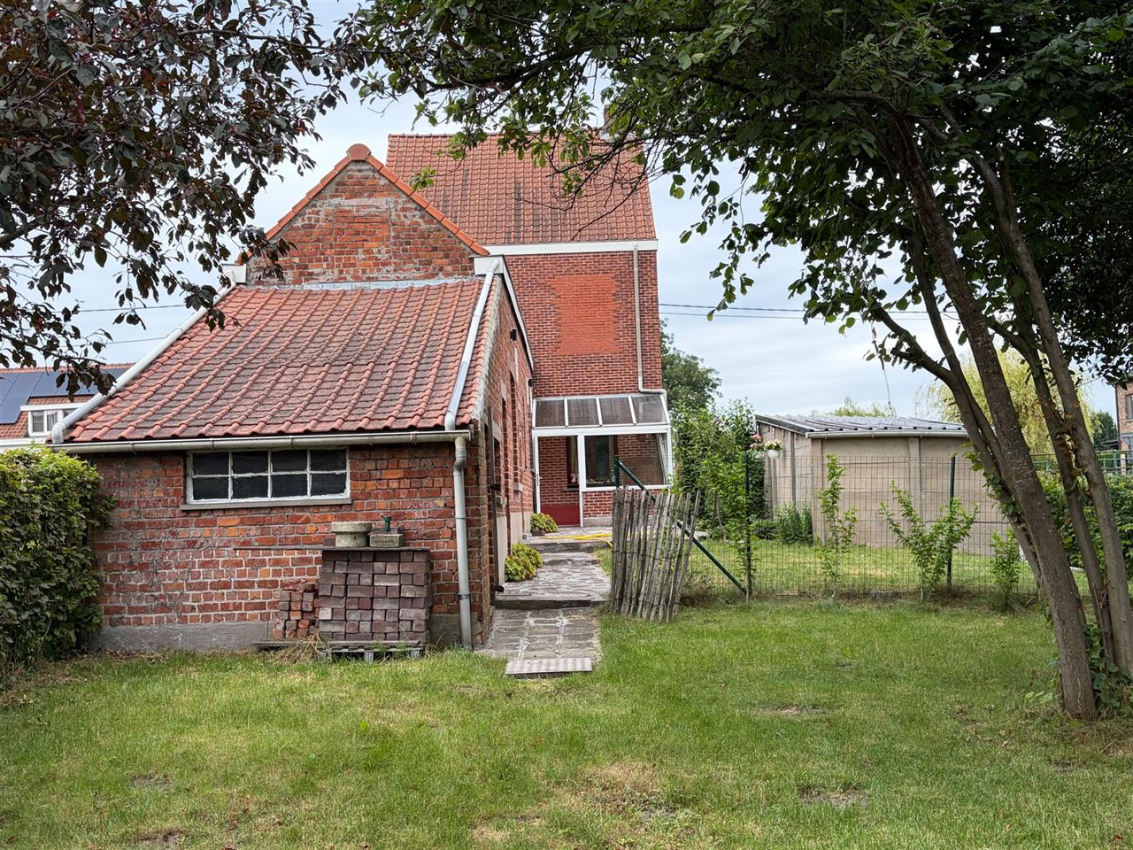 Vernieuwde woning met tuin en 4 slaapkamers