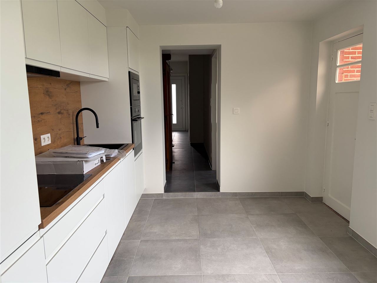 Vernieuwde woning met tuin en 4 slaapkamers