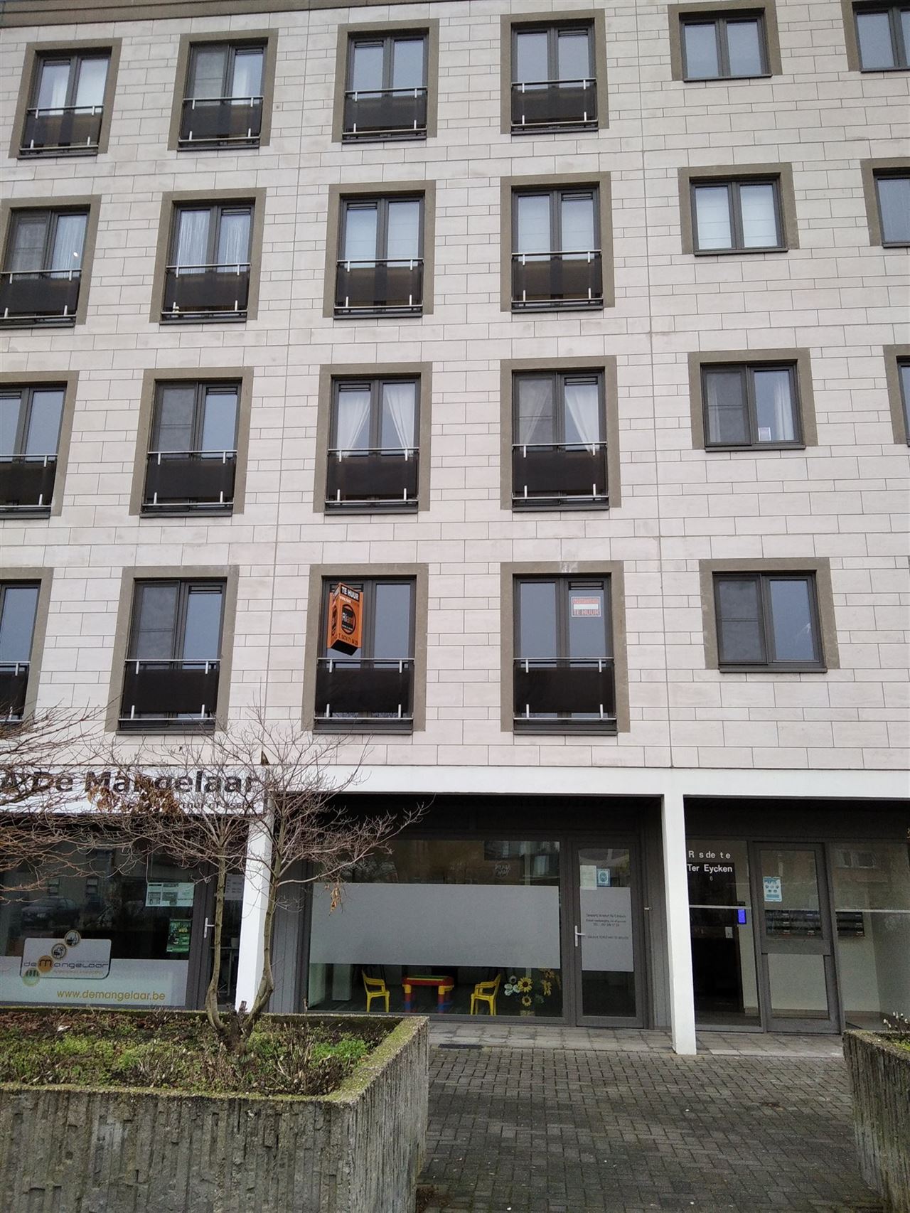 Appartement met 2 slaapkamers op Moerbekemarkt
