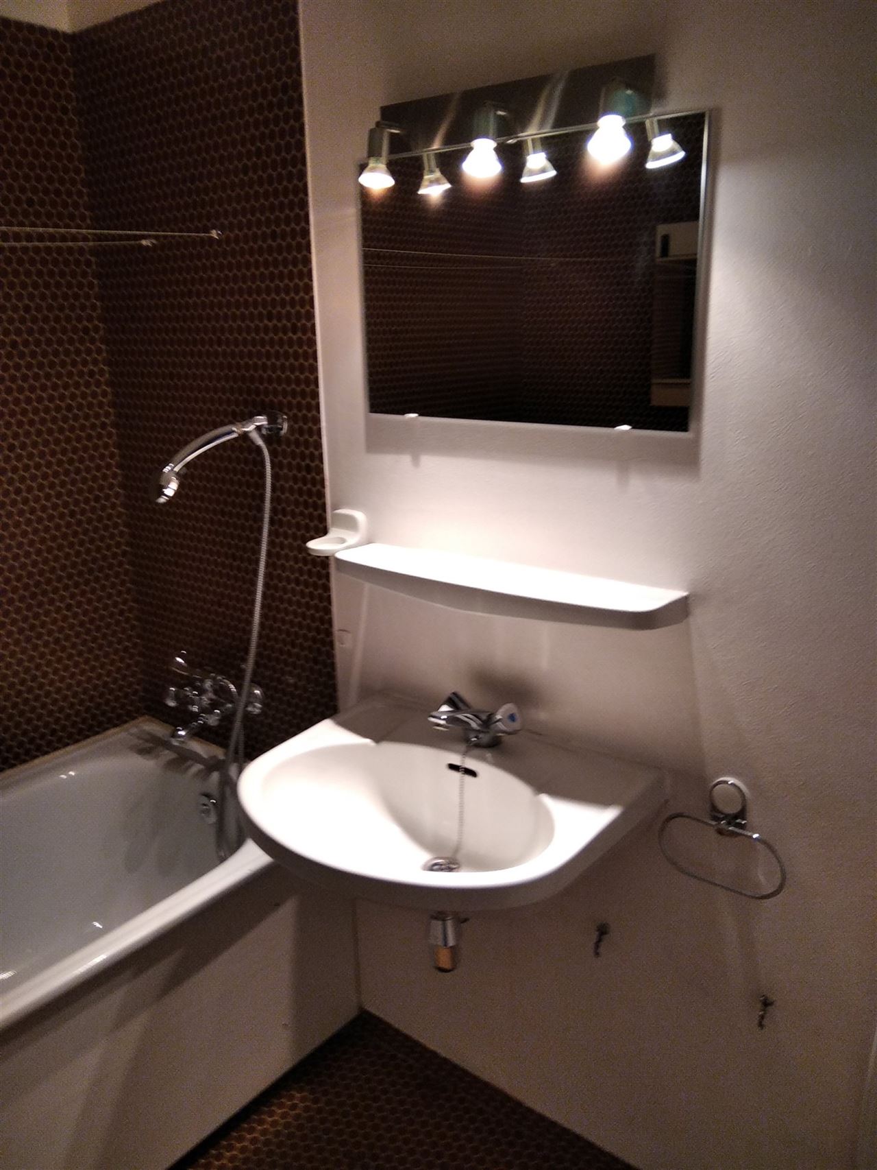 Appartement met 2 slaapkamers op Moerbekemarkt