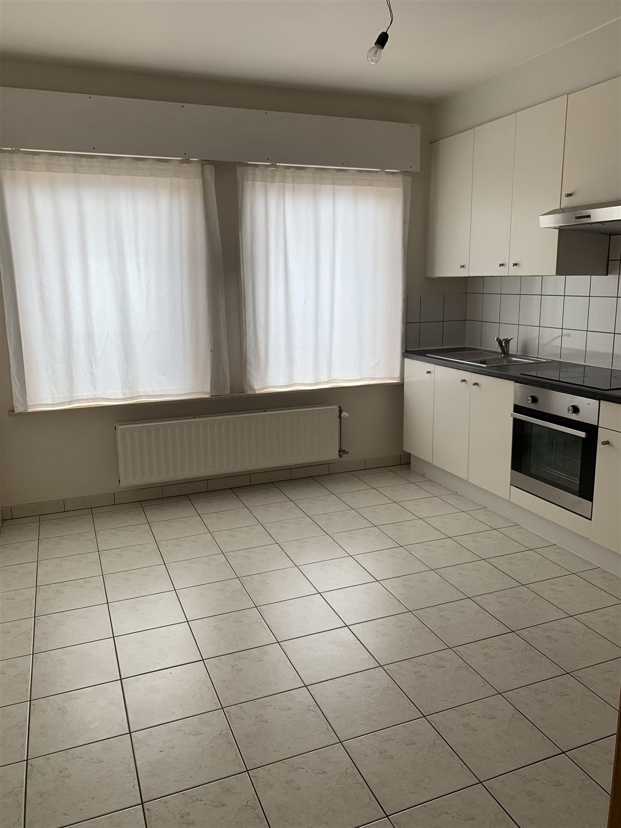 Charmant huis met 2 slaapkamers, tuin en carport.