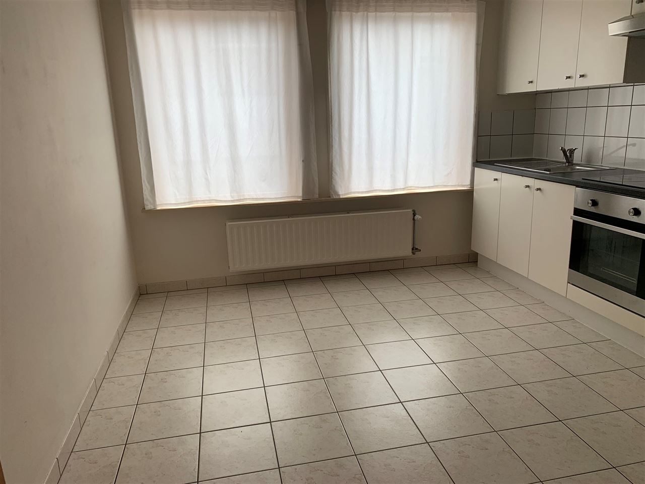 Charmant huis met 2 slaapkamers, tuin en carport.