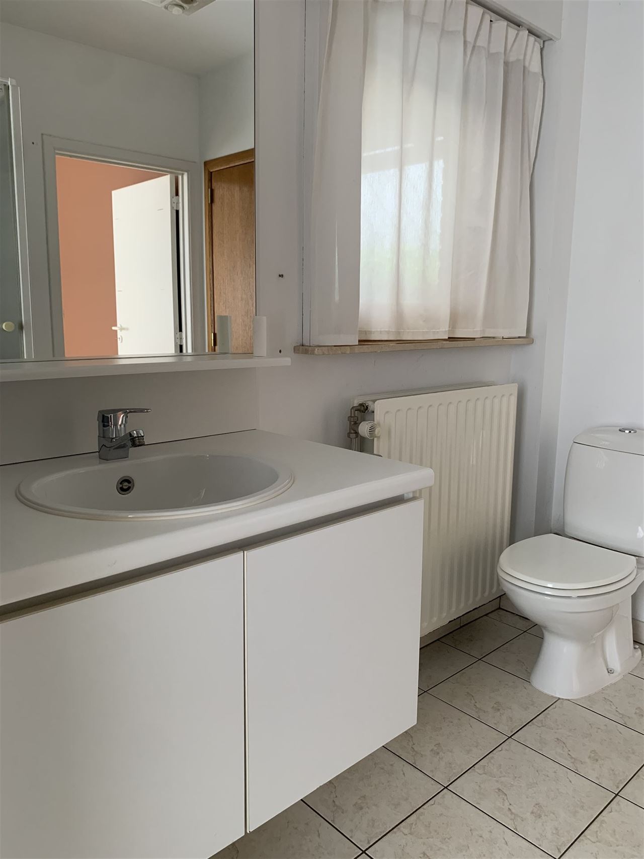 Charmant huis met 2 slaapkamers, tuin en carport.