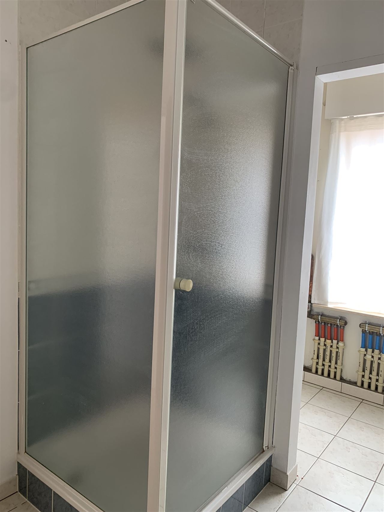 Charmant huis met 2 slaapkamers, tuin en carport.