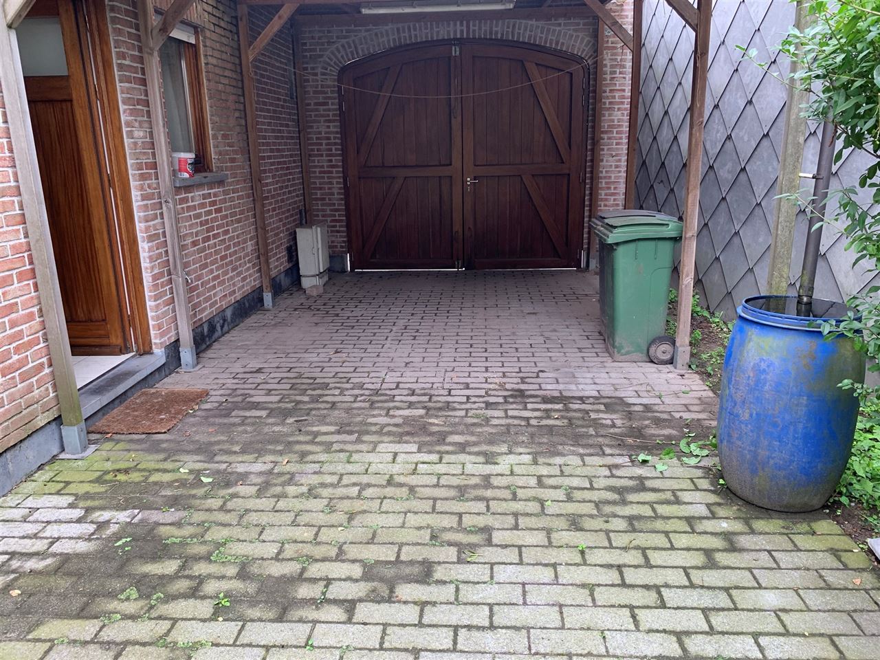 Charmant huis met 2 slaapkamers, tuin en carport.