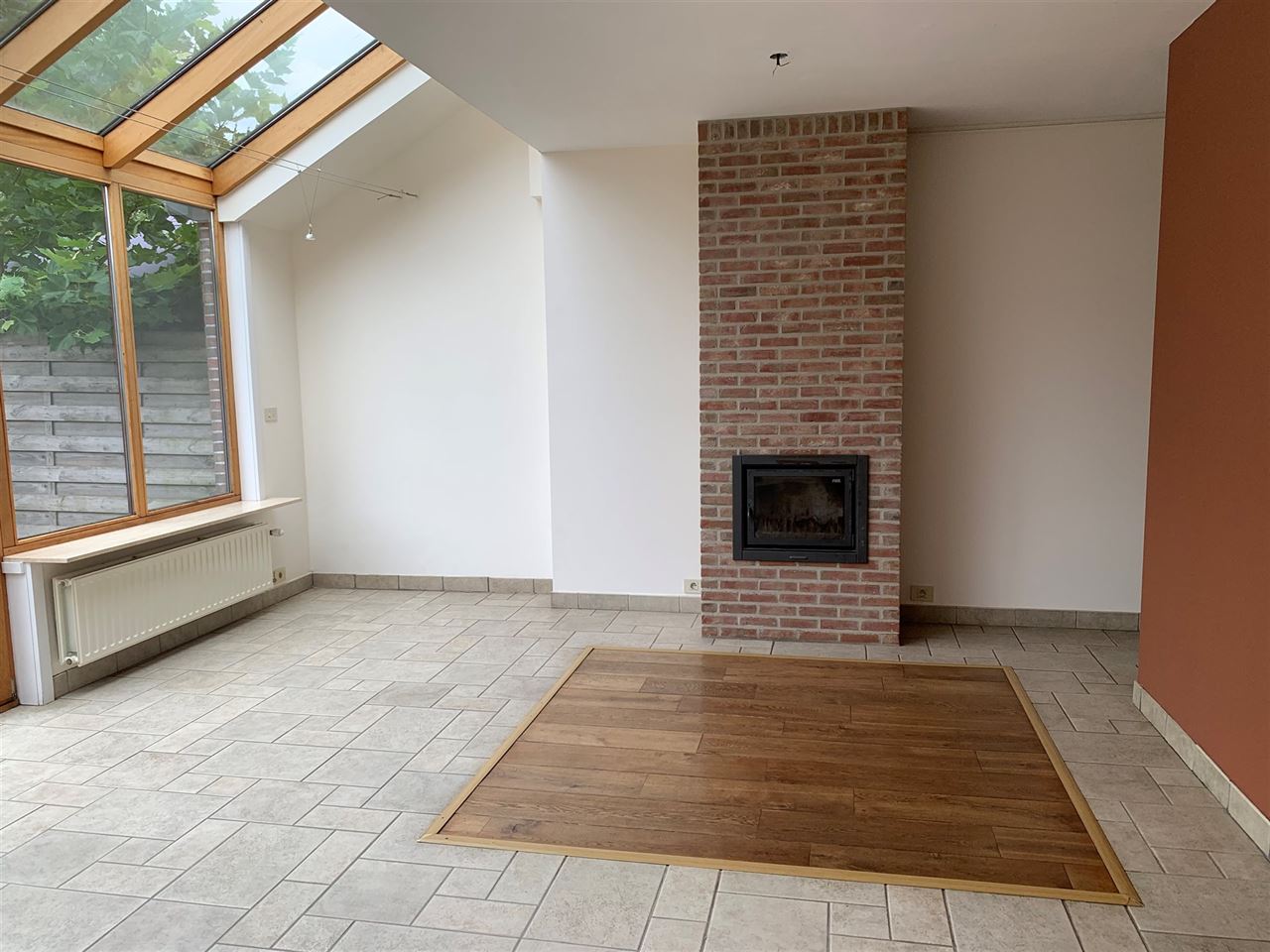 Charmant huis met 2 slaapkamers, tuin en carport.