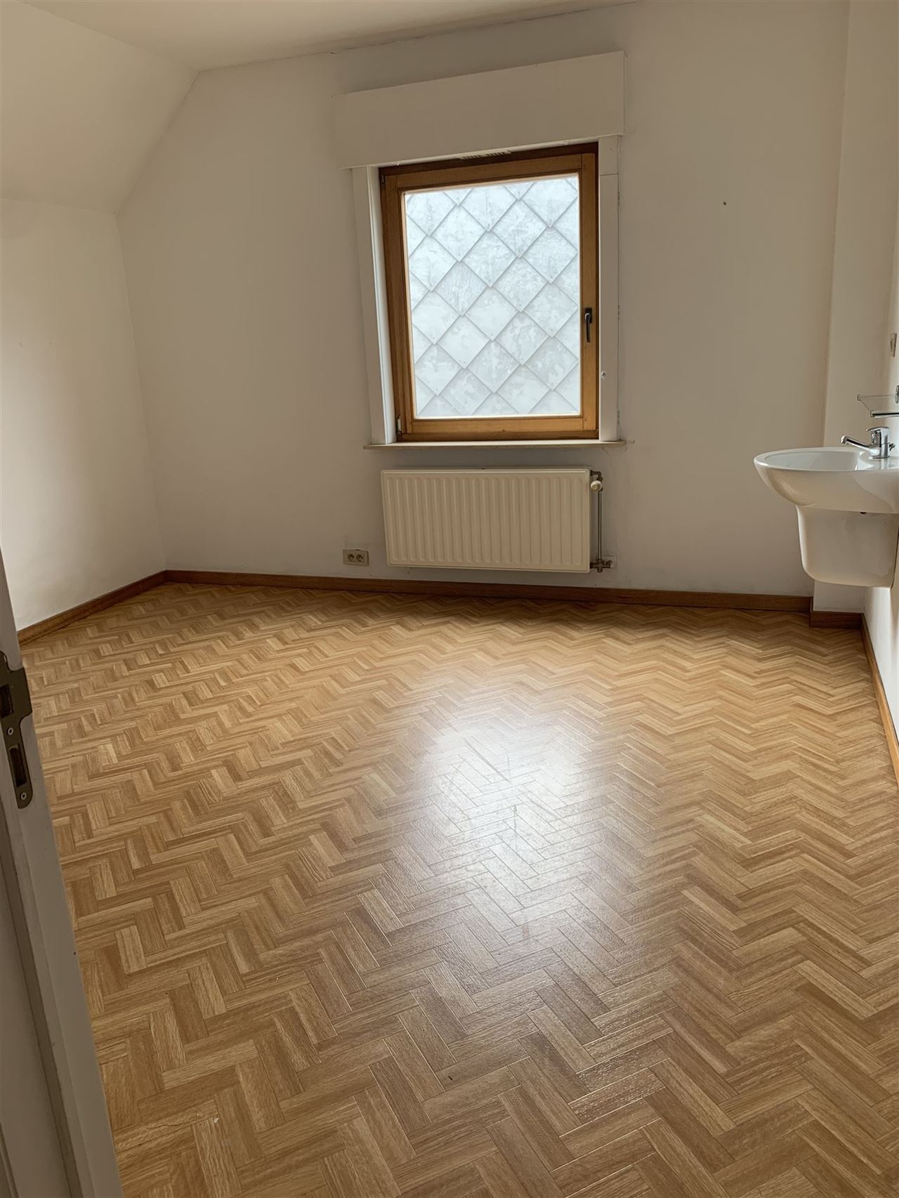 Charmant huis met 2 slaapkamers, tuin en carport.