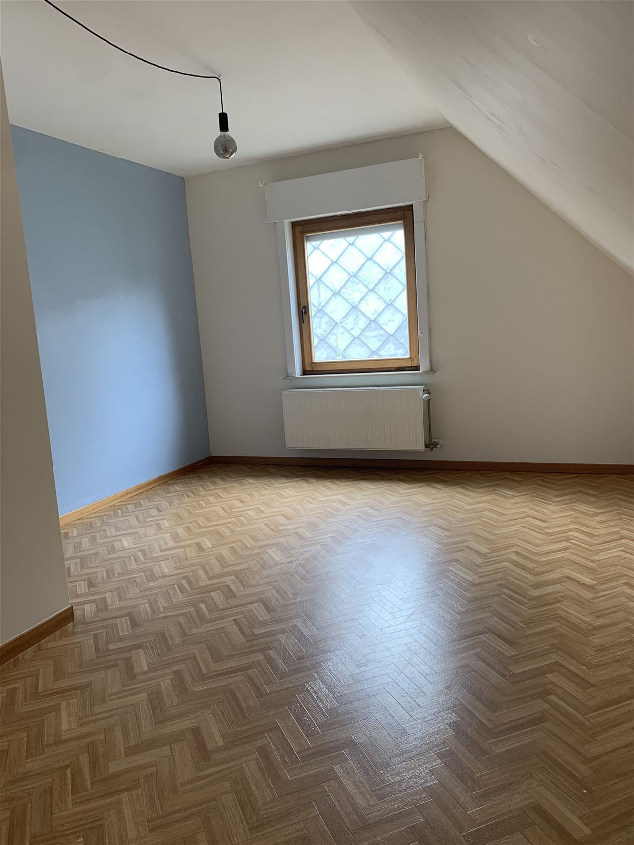 Charmant huis met 2 slaapkamers, tuin en carport.
