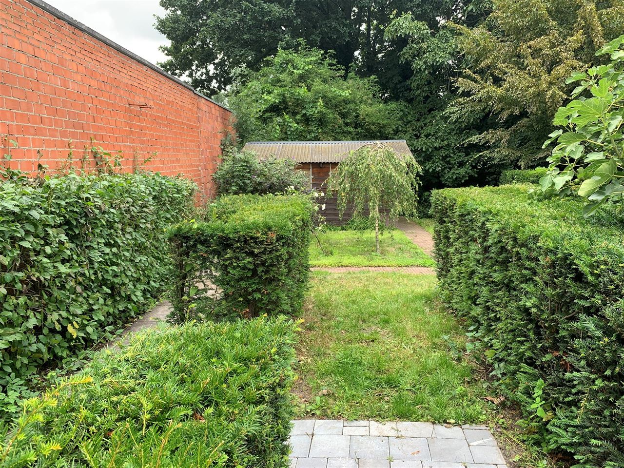 Charmant huis met 2 slaapkamers, tuin en carport.