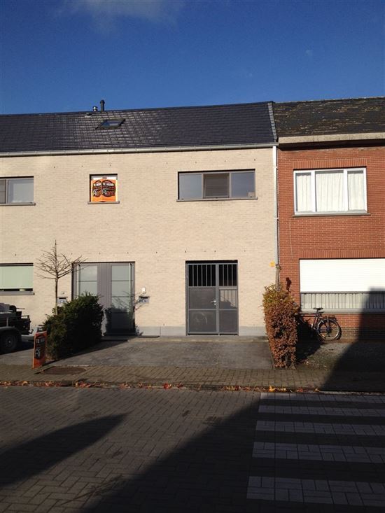 Ruim duplex appartement / woning met autostaanplaats en fietsenberging