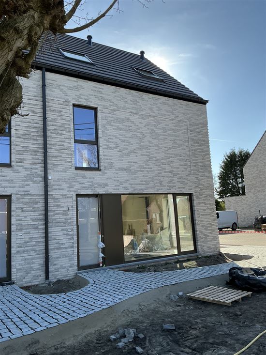 ENERGIENEUTRALE NIEUWBOUWWONING met 4 slaapkamers